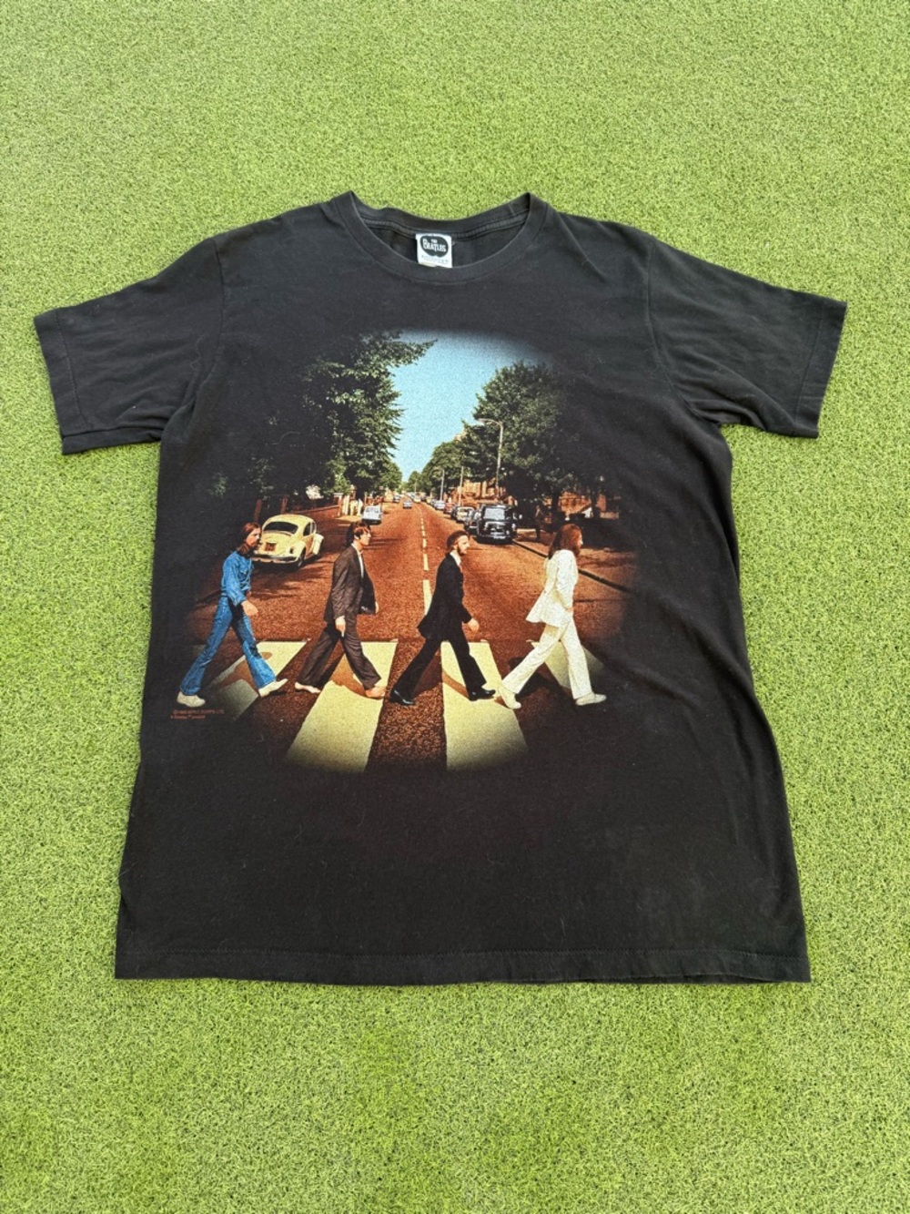VINTAGE VTG 90s 2004 THE BEATLES DOWNTOWN ABBEY COVER ALBUM GRAPHIC TEE